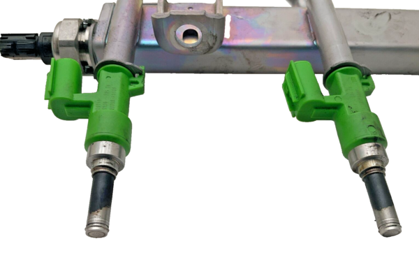 2018-2024 TOYOTA CAMRY Upper Fuel Injection Rail Green Color Connectors OEM - Image 2